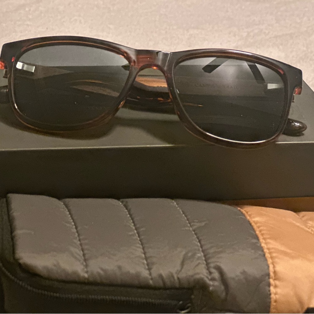 Stylish Tortoise Shell Sunglasses